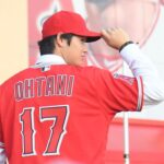 ドジャースの大谷翔平、古巣エンゼルス球場との試合前に感謝の一周